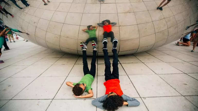 The quotCloud Gatequot sculpture known as quotThe Beanquot at Millennium Park in Chicago