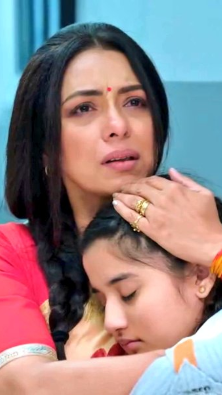 Anupamaa Comforts Aadhya On Her First Periods 