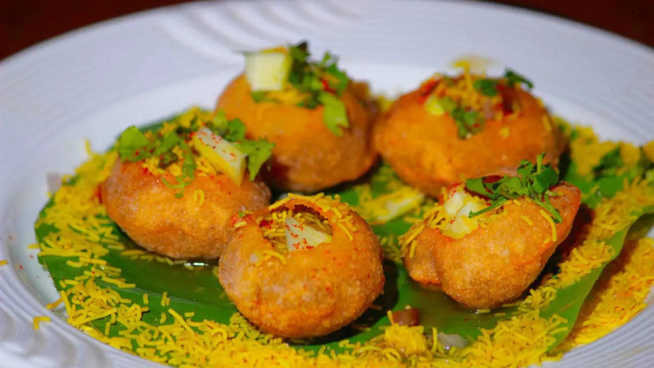 Different Types of Pani Puri: 12 Quirky Pani Puri Varieties To Surprise ...