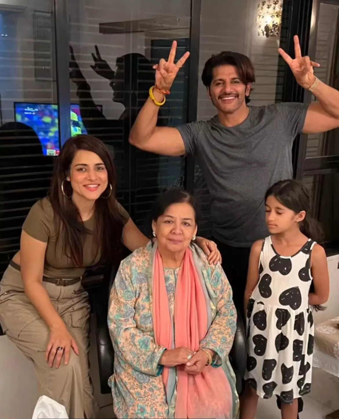 Karanvir Bohra Simple Kaul Celebrated Farida Jalals Birthday