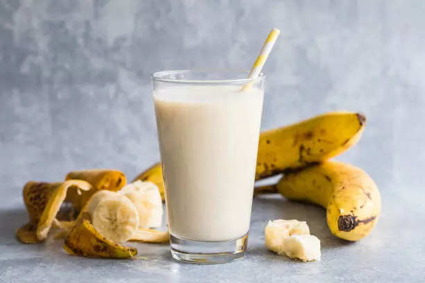  केळी योगर्ट स्मूदी Banana Yogurt Smoothy