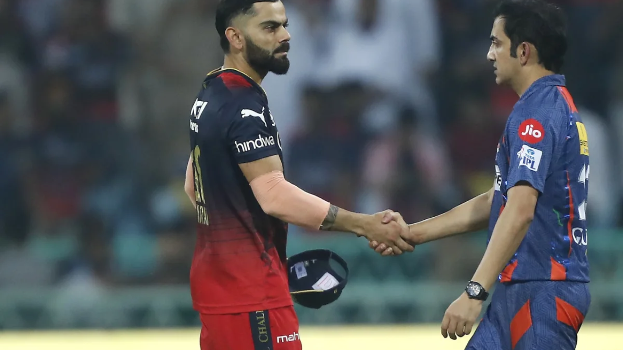 Kohli Gambhir handshake  