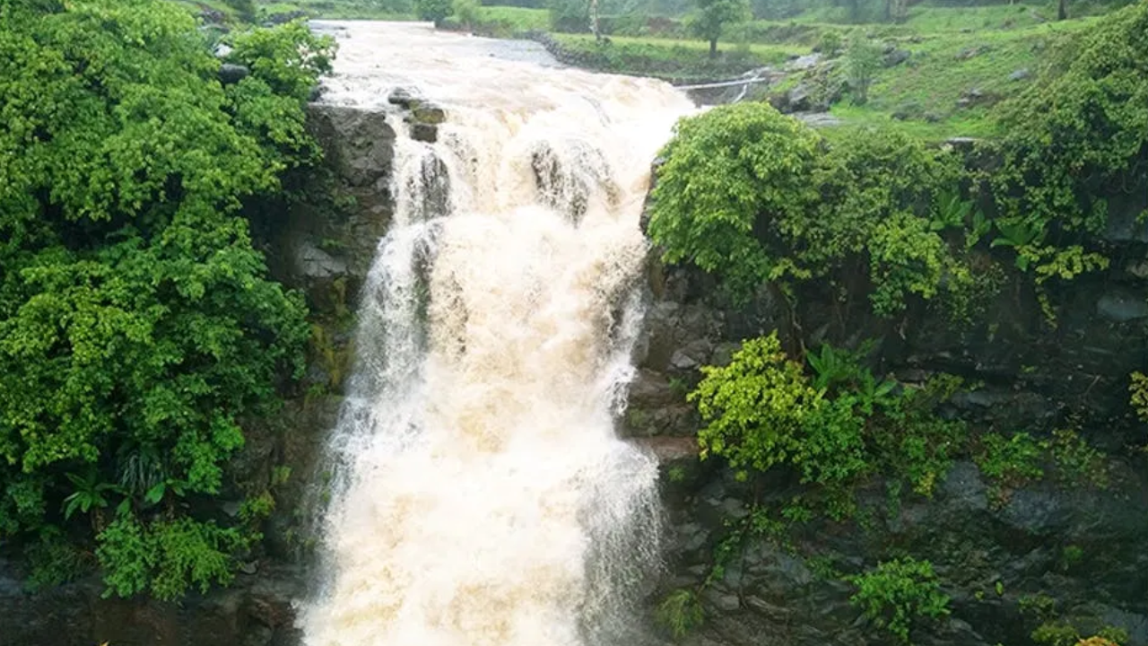 बेंदेवाडी धबधबा Bendewadi Waterfall