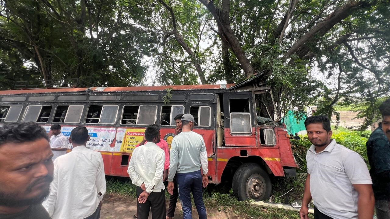 पुणे-सोलापूर मार्गावर अपघात