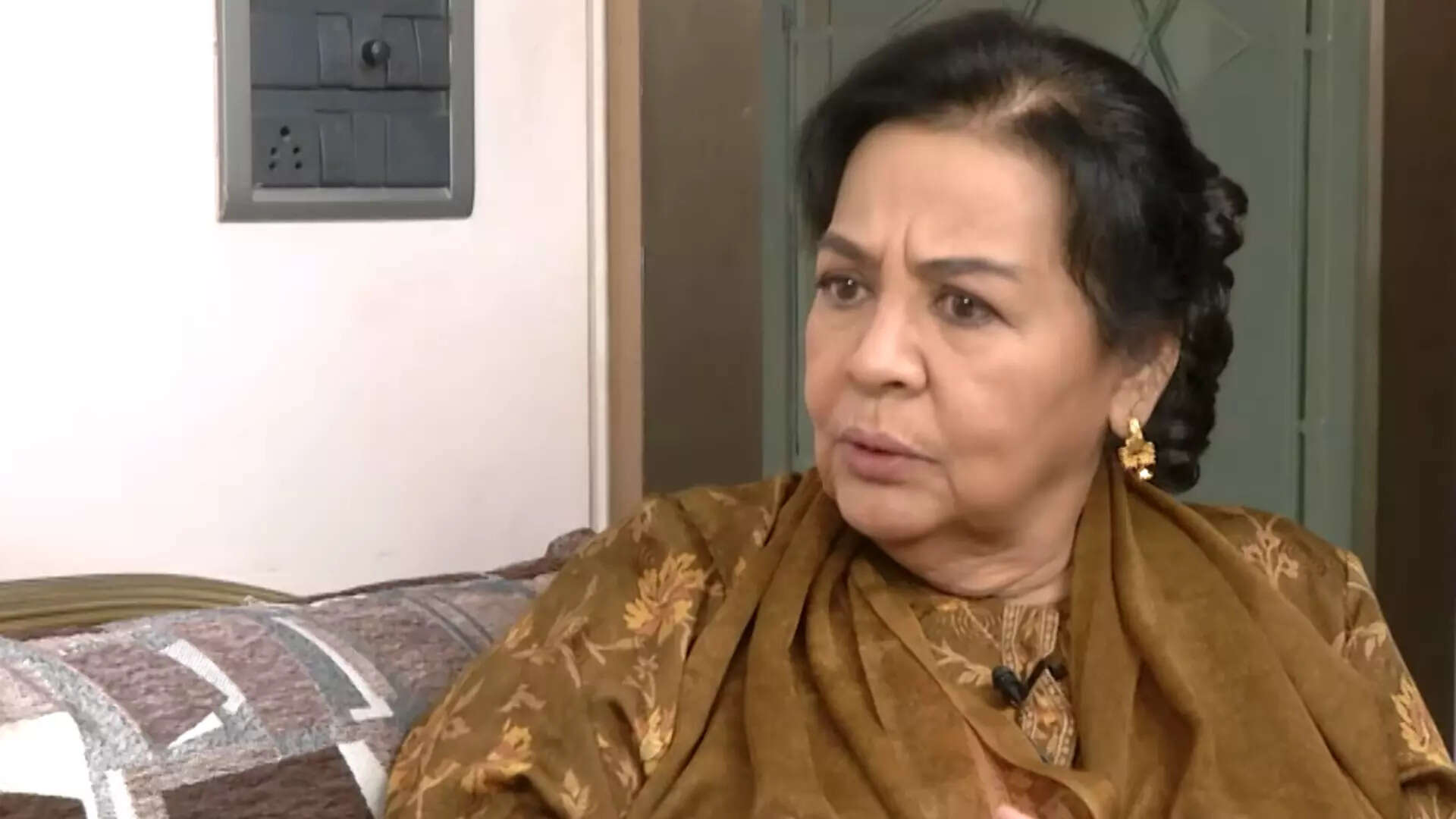 Farida Jalal Talks About Losing Touch With Shah Rukh Khan, Salman Khan ...