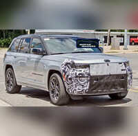 2025 Jeep Grand Cherokee Test Mule Spied Reveals Multiple Updates
