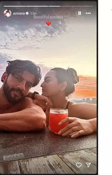 Sonakshi39s selfie with Zaheer