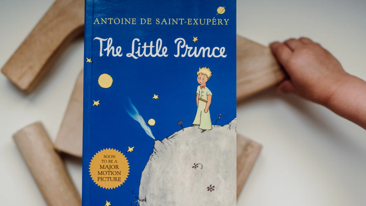 strongThe Little Prince by Antoine de Saint-Exupery - More than 380 Languagesstrong