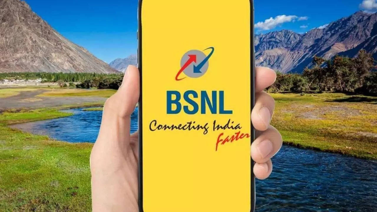 BSNL आपल्या ग्राहकांना 997 रुपयांचा प्लॅन ऑफर करत आहे या प्लॅनमध्ये तुम्हाला 160 दिवसांची दीर्घ वैधता मिळत आहे