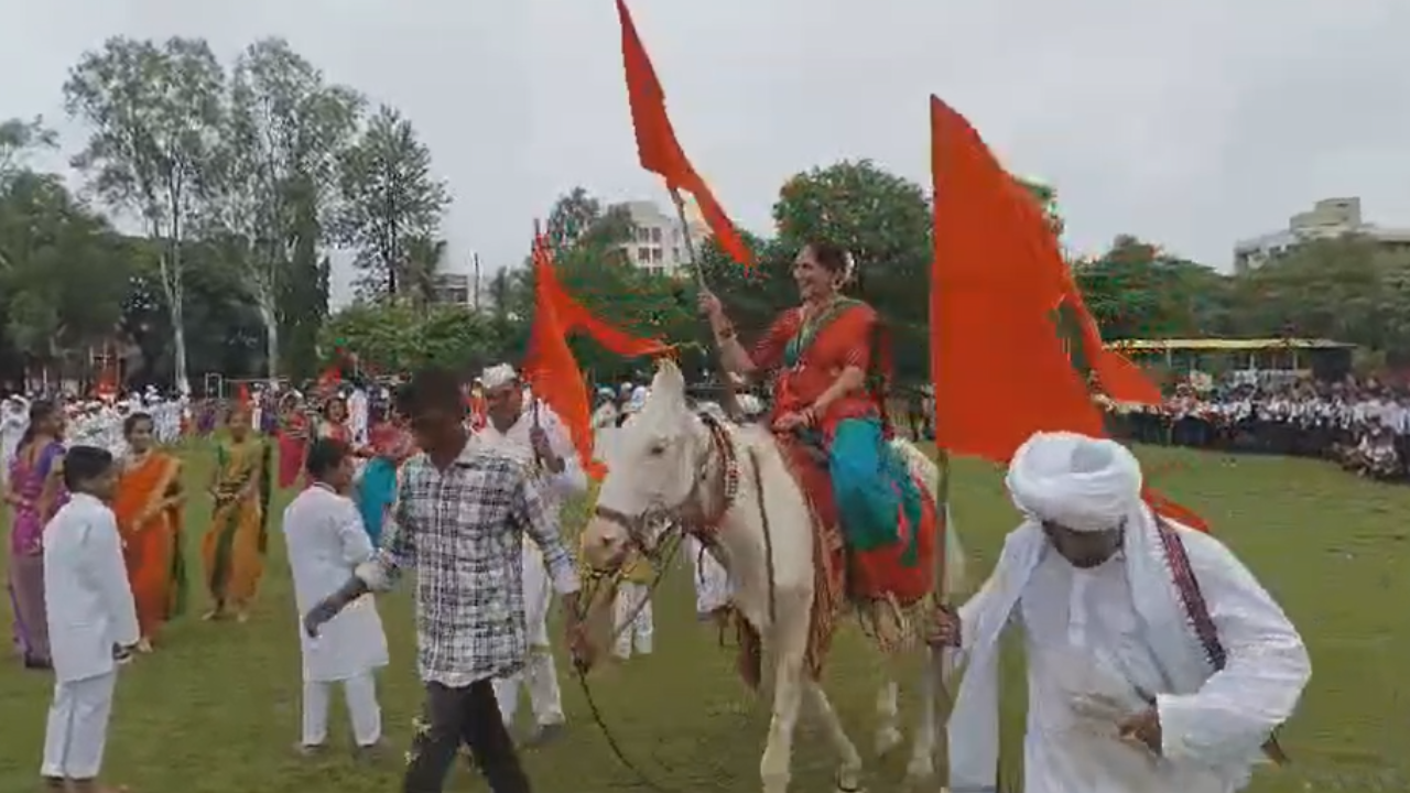 भक्तीरसात सगळे झाले तल्लीन