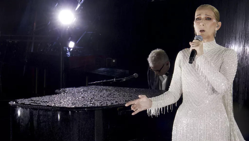 Celine Dion Gives A Heartfelt Performance 