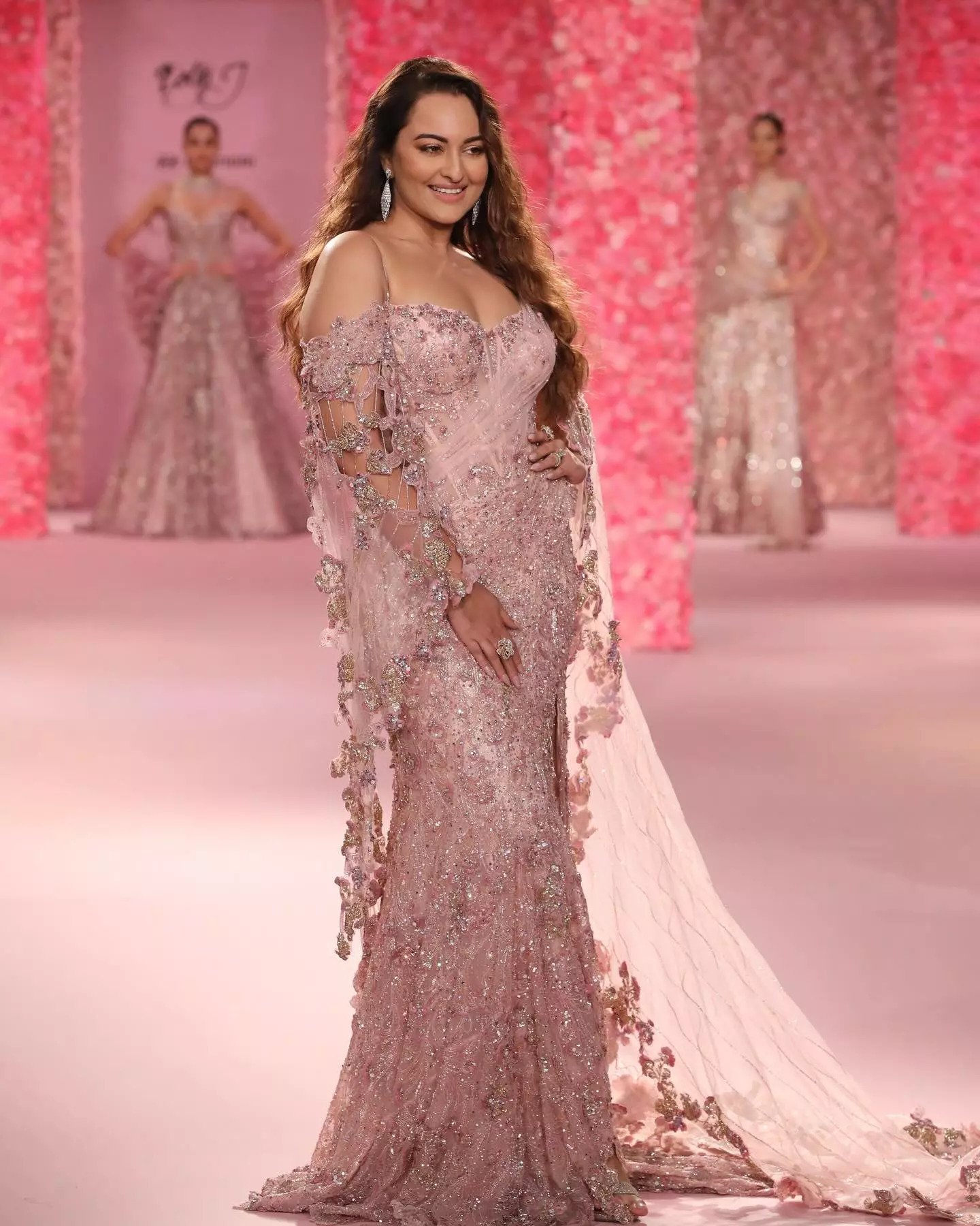 Sonakshi Sinha As The Showstopper