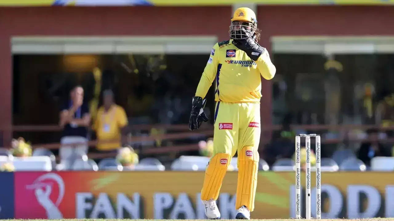 तर CSK धोनीला रिटेन करणार  