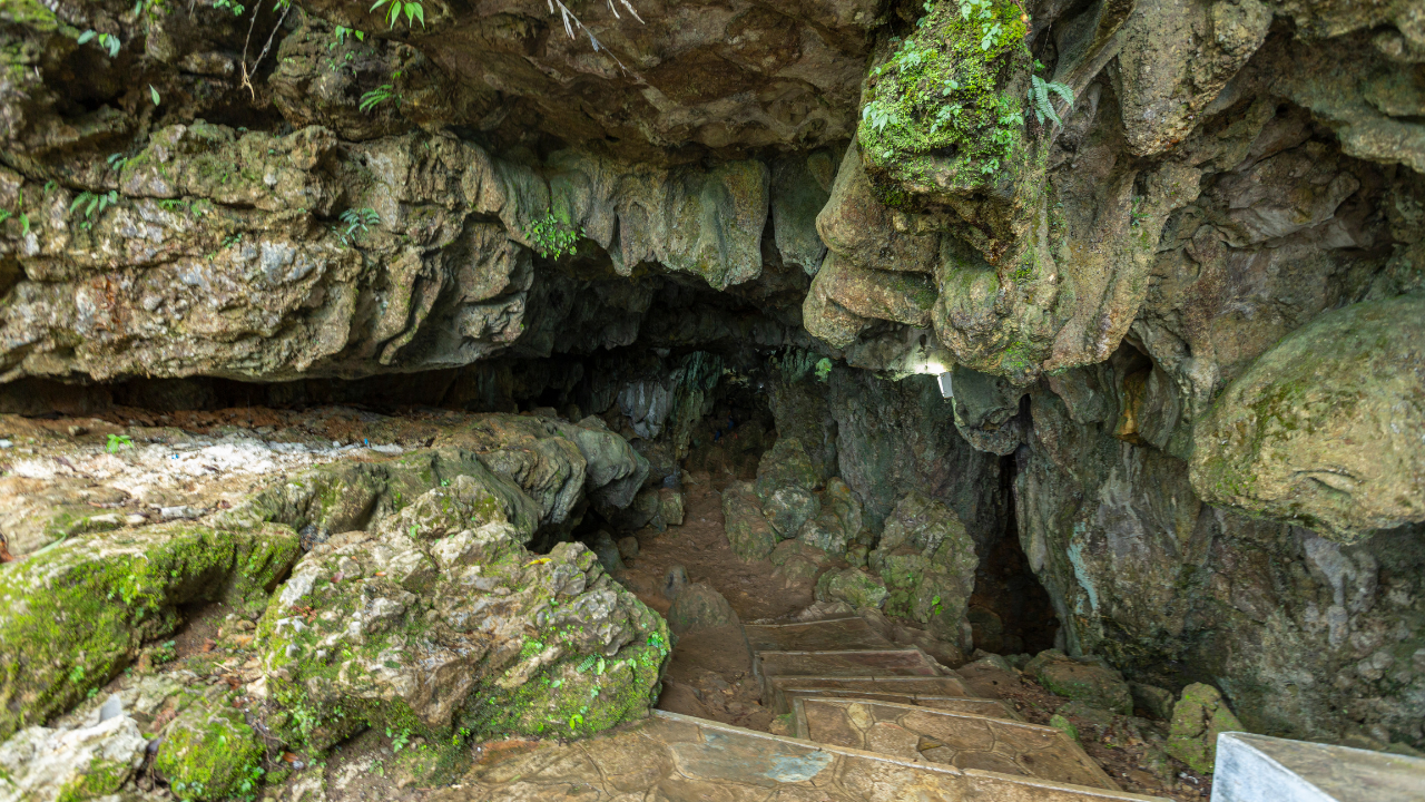 Mawsmai Cave Meghalaya