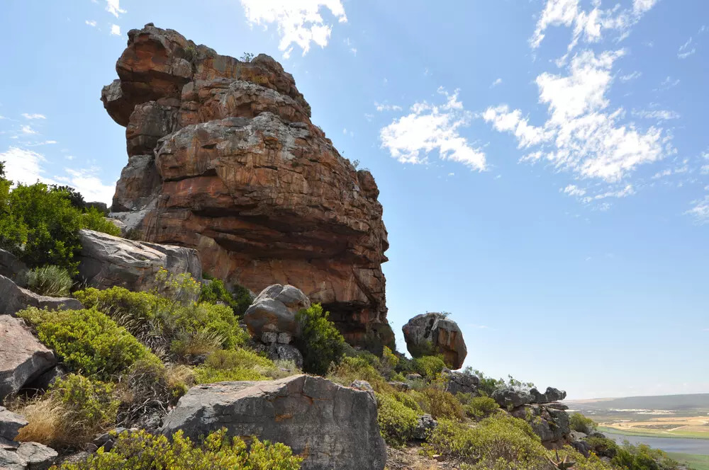 The Emergence of Modern Human Behaviour The Pleistocene Occupation Sites of South Africa South Africa