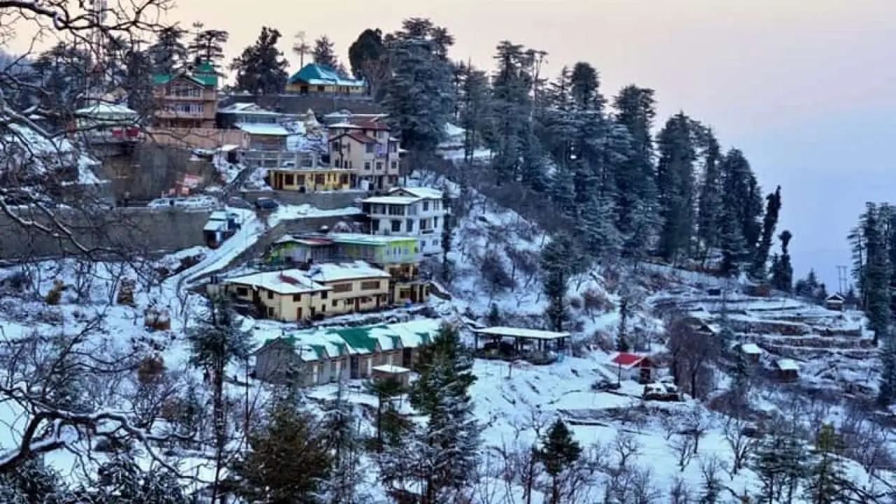 तुम्ही देखील सहलीचे नियोजन करत असाल तर ही माहिती तुमच्यासाठी महत्त्वाची आहे या लेखात आपण अशा काही पर्यटनस्थळांविषयी जाणून घेणार आहोत जे खूपच खास आहे या ठिकाणी तुम्ही ऑगस्ट महिन्यात गेलात तर तुमची सहल सर्वोत्तम ठरू शकते तुम्ही या ठिकाणी तुम्ही तुमच्या मित्रांसोबत किंवा पार्टनरसोबत जाऊ शकता