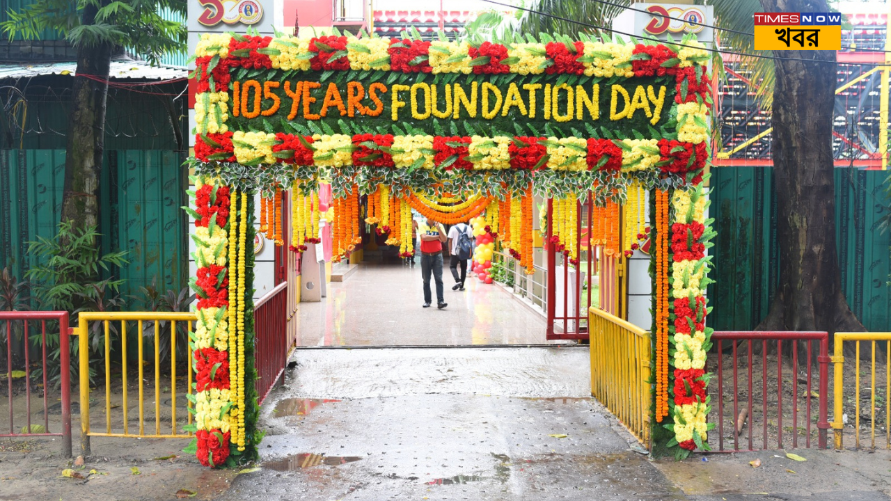 East Bengal Club Foundation Day জন্মদিনের আবহে ইস্টবেঙ্গলে চাঁদের হাট কাটা হল কেক হাজির মেহেতাব থেকে ভাস্কর