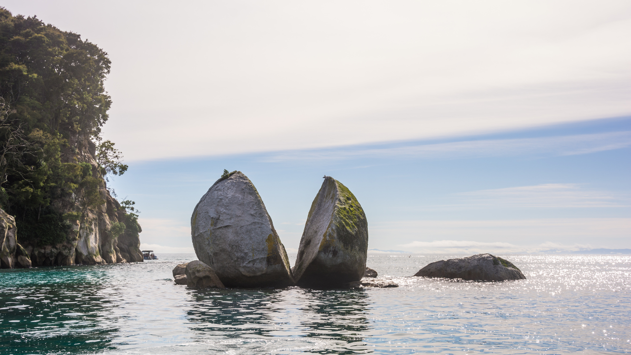 Split Apple Rock New Zealand