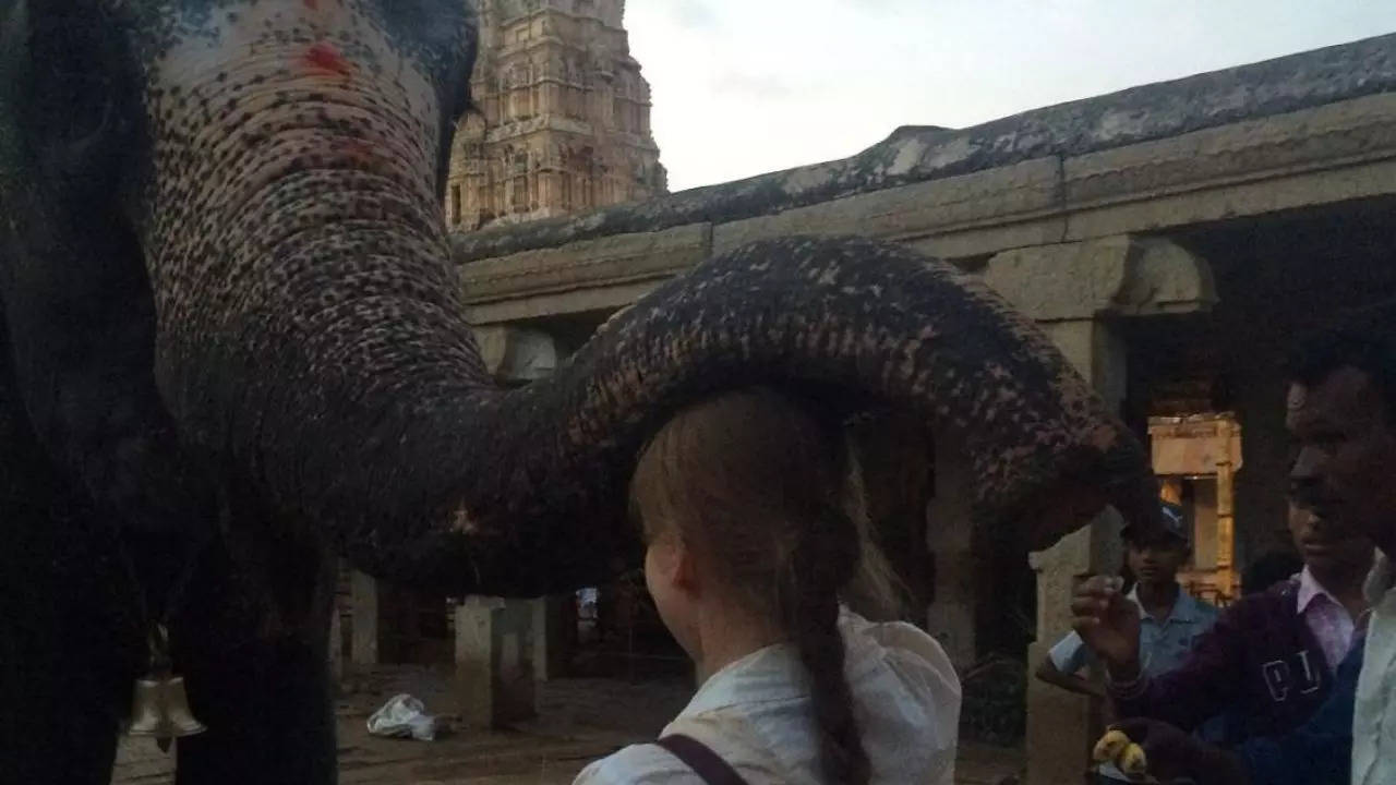 Lakshmi blesses devotees visiting the temple on the Rs 10 note Credit TripAdvisor