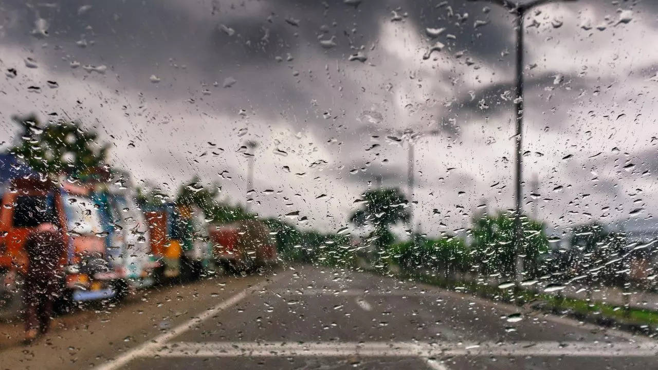 আবহাওয়ার বড় বদল! প্রবল বৃষ্টিতে ভিজবে একাধিক জেলা জানুন আপডেট