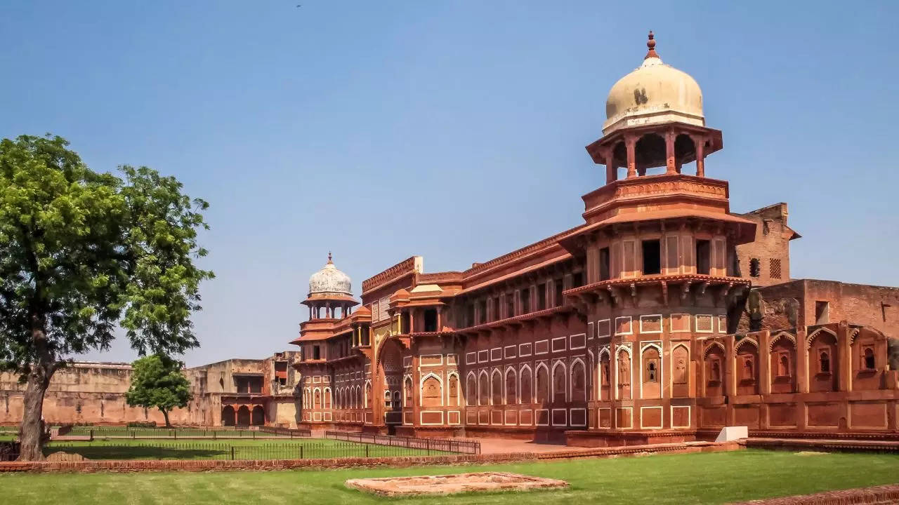 Red Fort Credit Canva