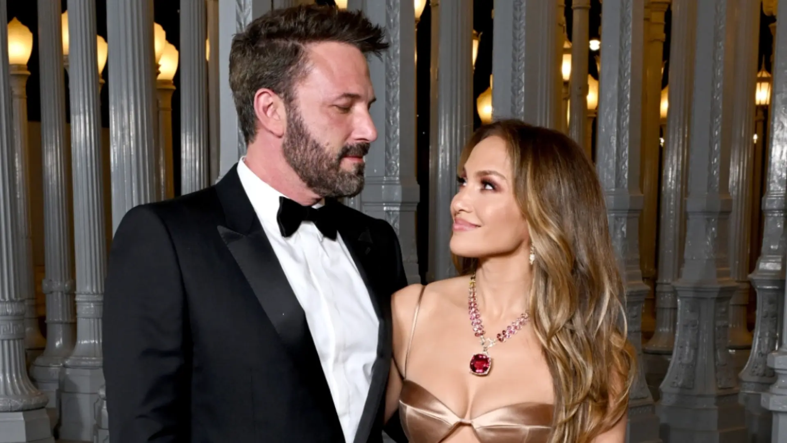 July 2002 Lopez Divorced Her First Husband And Made Relationship With Affleck Public 