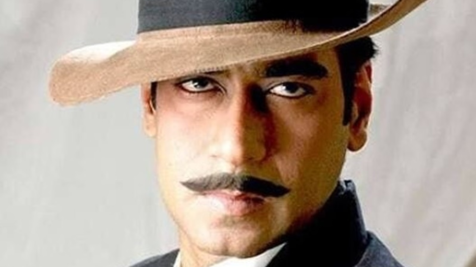 The Legend Of Bhagat Singh 2002