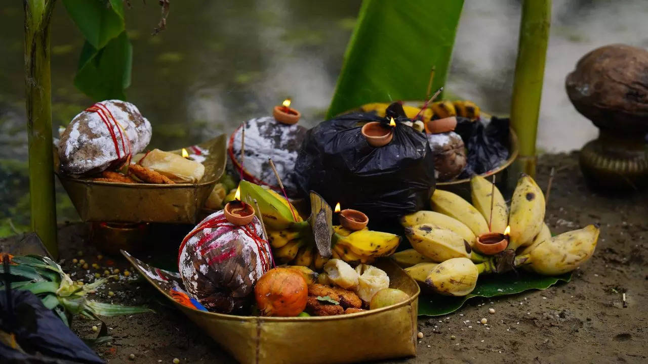 কেটে যাবে খারাপ সময় মুখে ফুটবে হাসি! নিয়ম মেনে রোজ ভোরে এভাবে ডাকুন সূর্যদেবকে