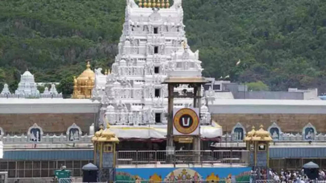 Tirumala updates24-08-24శ్రీవారి హుండీ ఆదాయం రూ356కోట్లుశ్రీ వేంకటేశ్వరస్వామి వారి దర్శనానికి ఎంత సమయం డుతుందంటే!