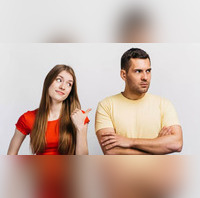 Signs Your Boyfriend Is Jealous Of Your Looks