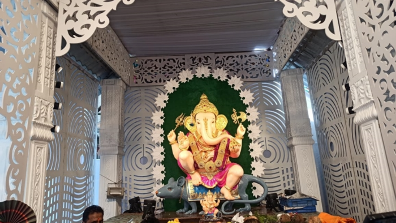 मानाचा दुसरा गणपती- गुरुजी तालीम गणपती Guruji Talim Ganpati