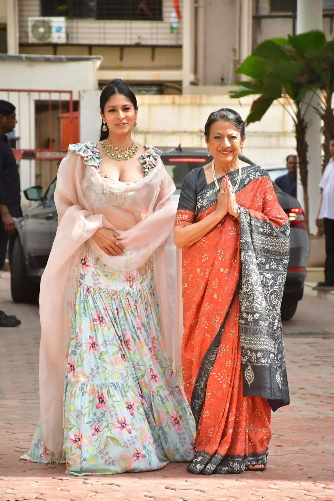 Tanishaa Mukerji And Tanuja 