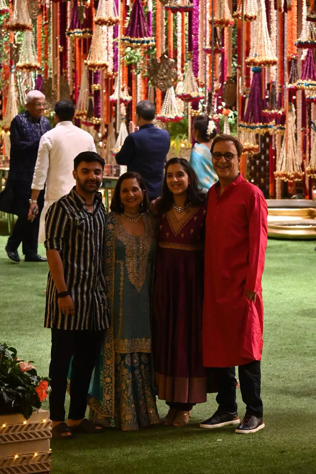 Vidhu Vinod Chopra And Family 