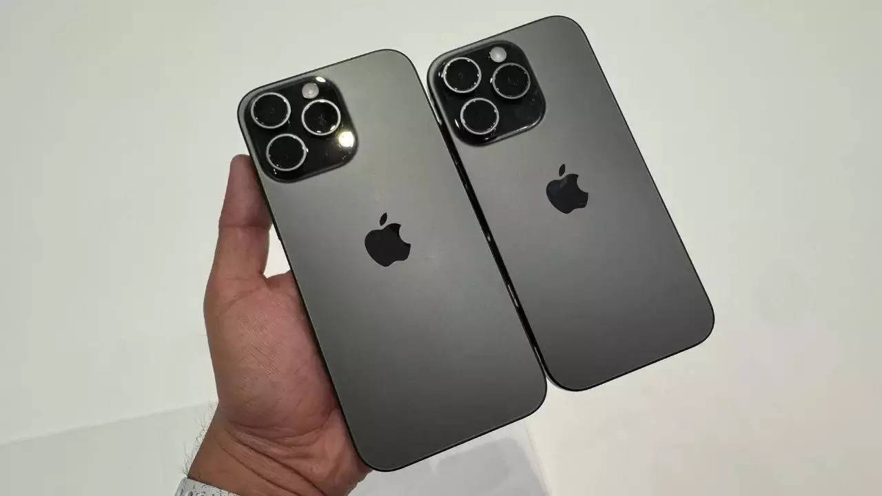 iPhone 15 Pro Vs iPhone 16 Pro मागील कॅमेरा