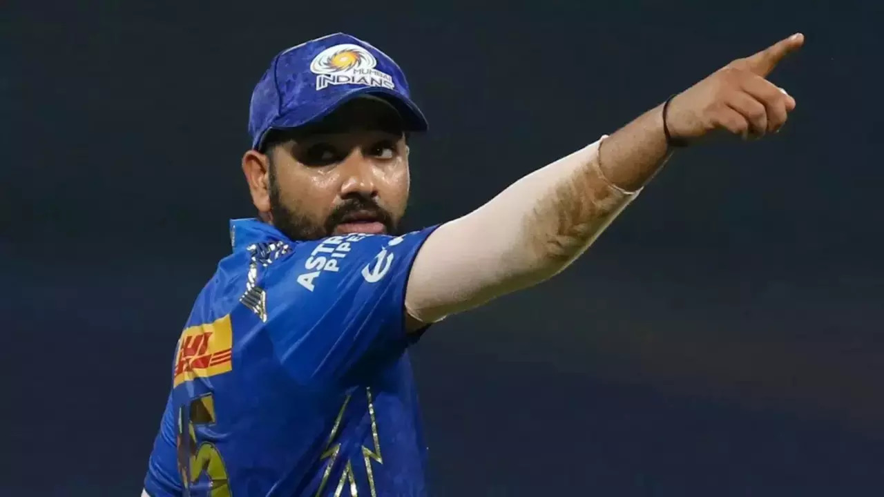 Rohit Sharma leaves Mumbai Indians