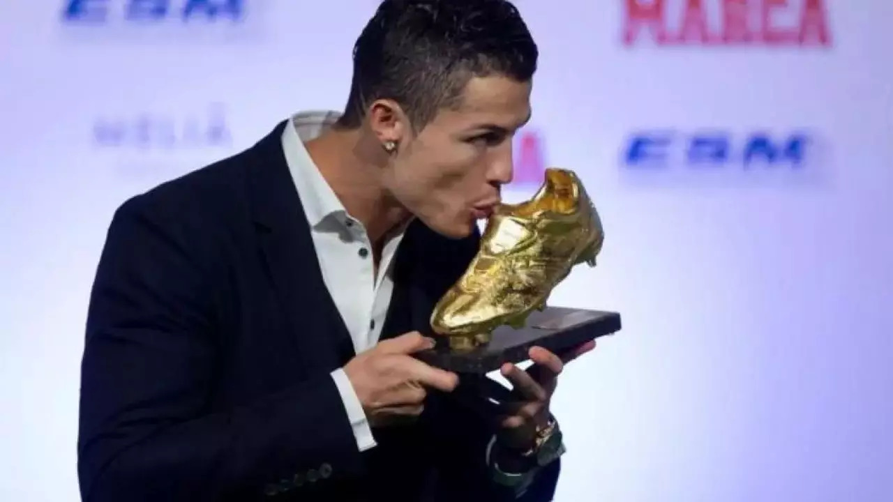 Cristiano Ronaldo Won His First Golden Boot With MUFC