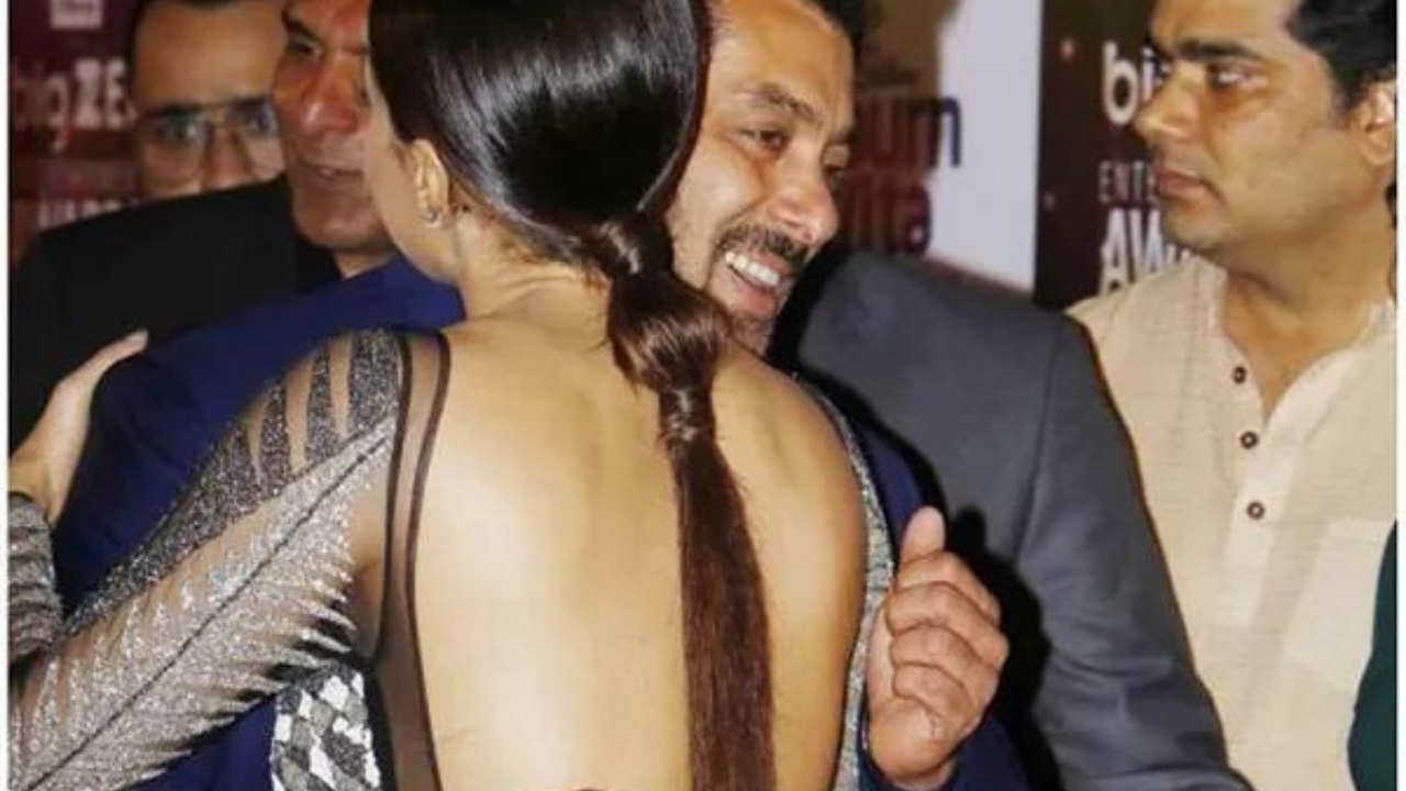 Sana Khan hugging Salman Khan