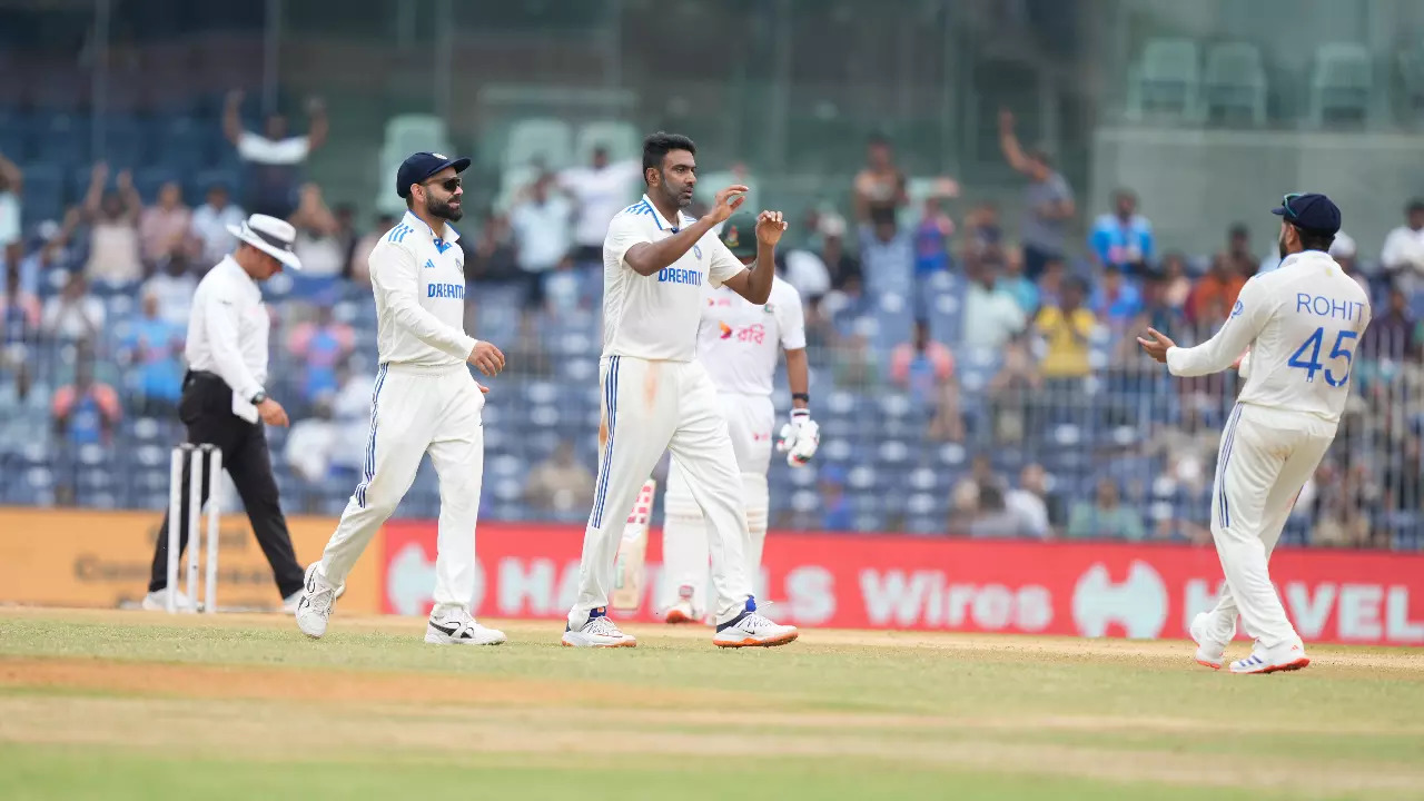 Ashwin emulates Anil Kumble