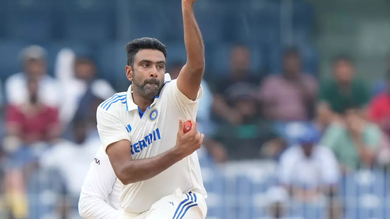 strongRavichandran Ashwin Becomes 8th Leading Wicket-taker in Test Cricket Surpasses Courtney Walshstrong