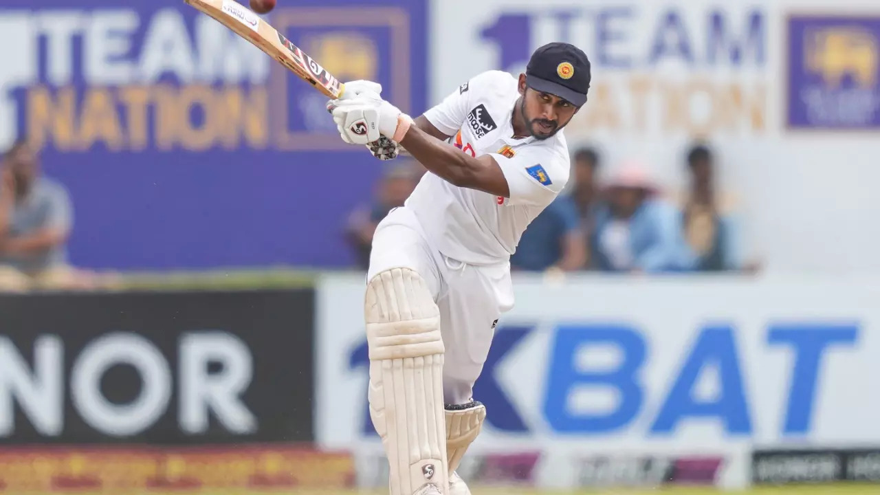 3 Kamindu Mendis