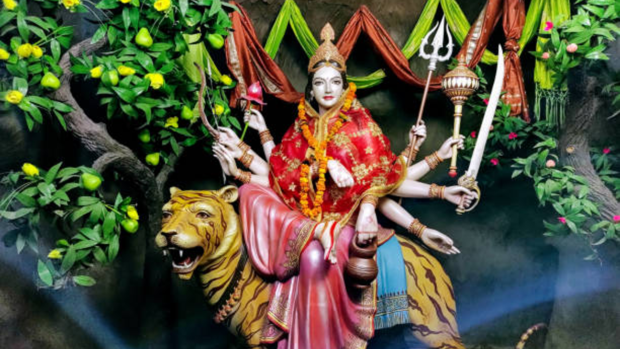 Shardiya Navratri 2024 Day 3 Maa Chandraghanta  Grey 