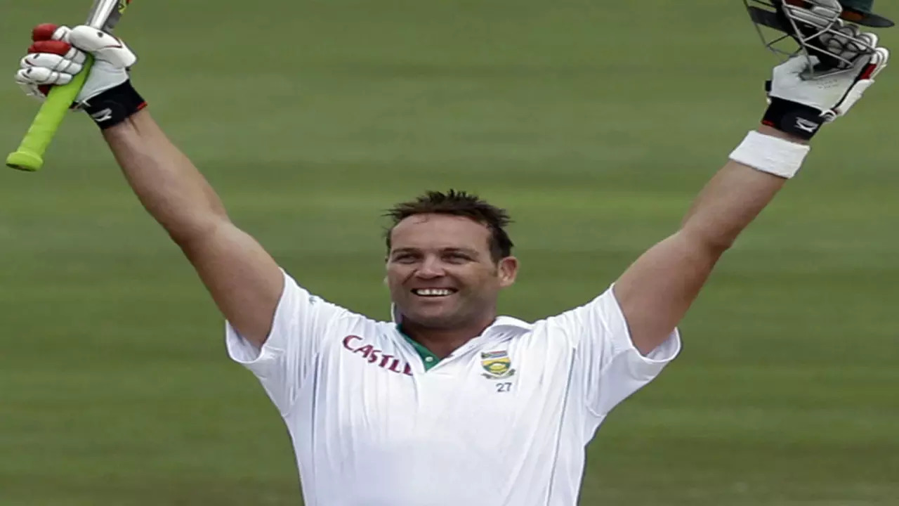 Jacques Kallis- 97 sixes