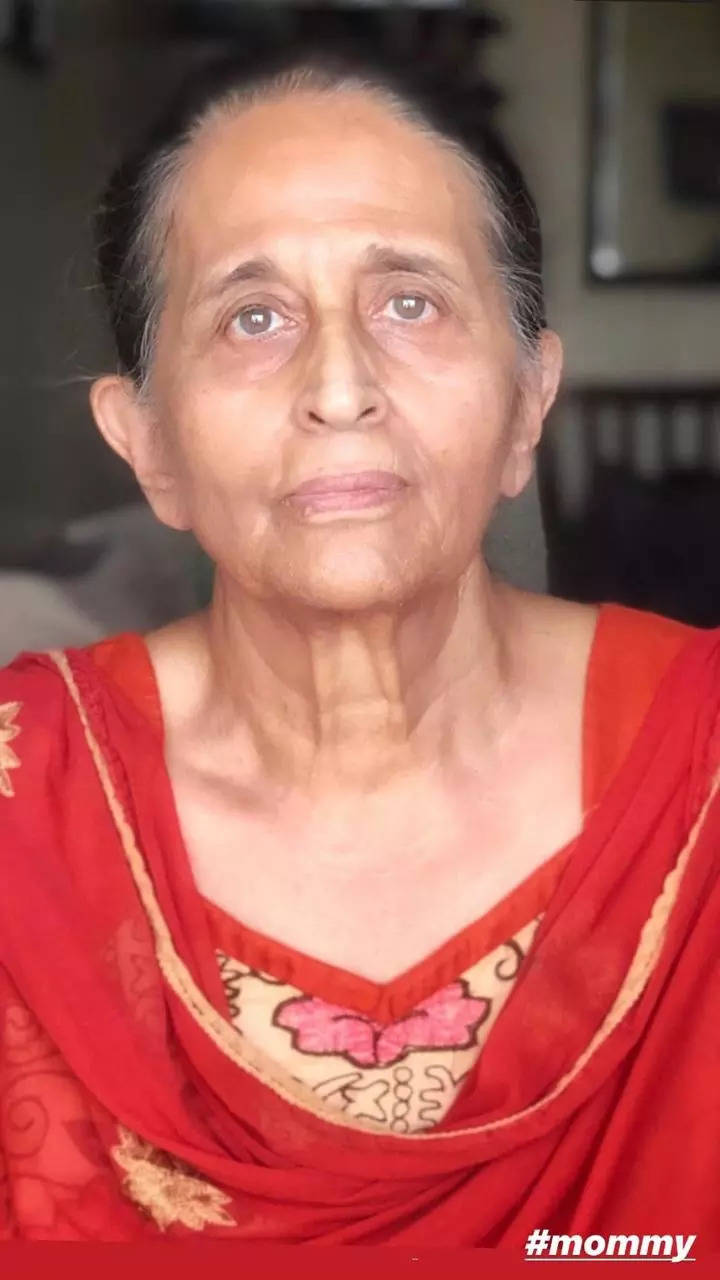 Achint Kaur's mother