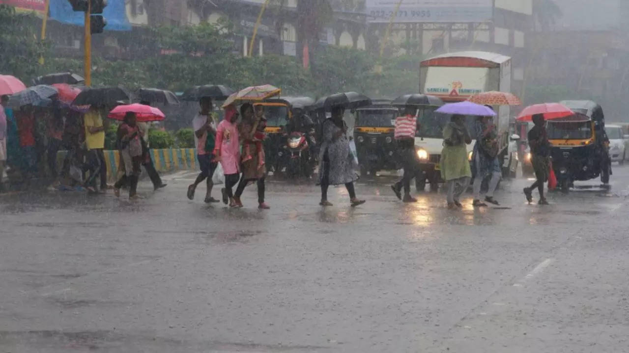 దక్షిణ కోస్తాంధ్రలో తేలికపాటి వర్షాలు