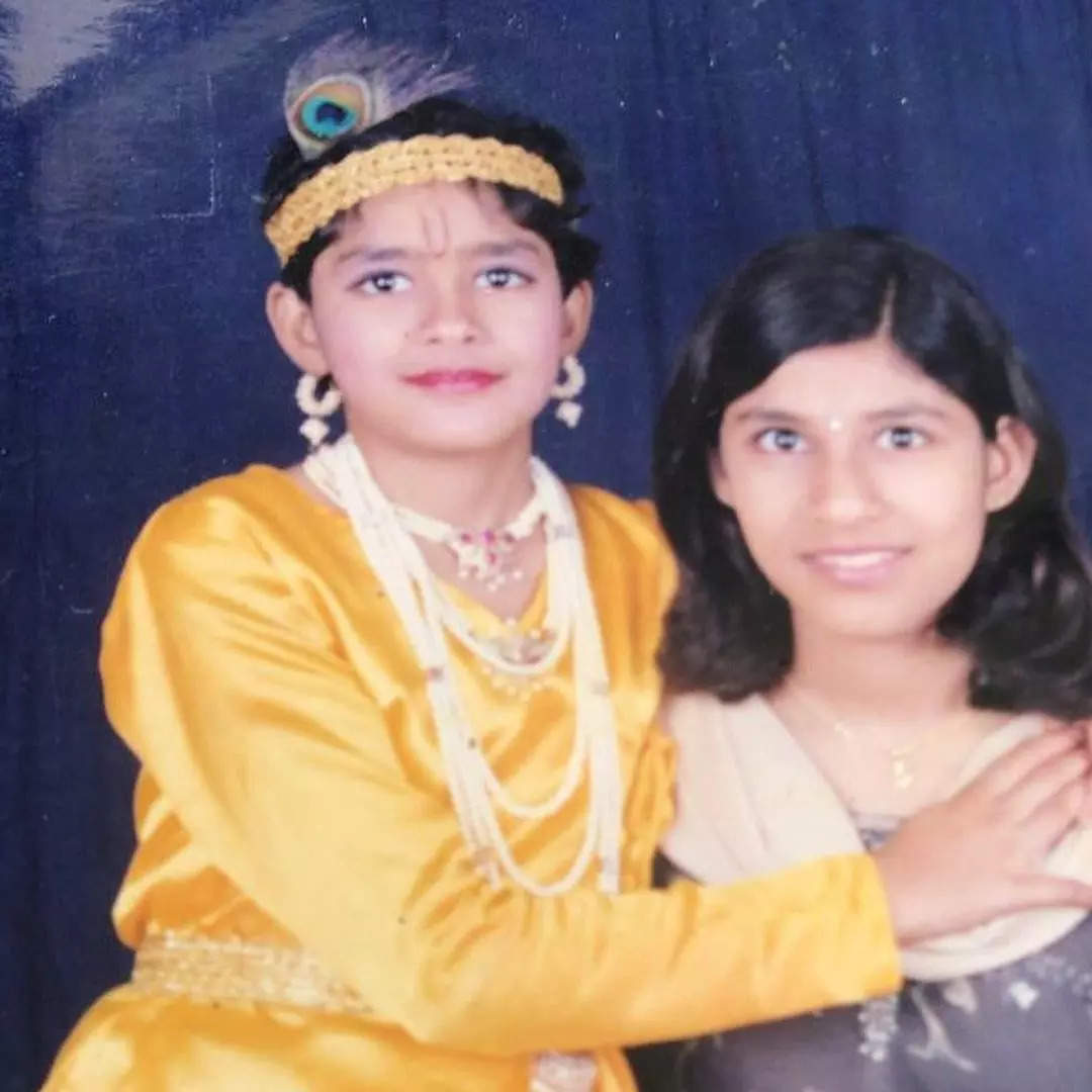 Mrunal Thakur Childhood Pics