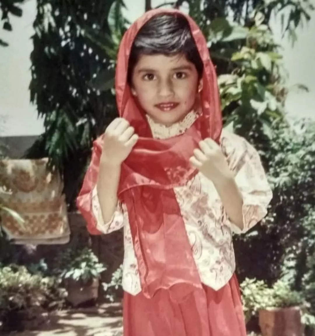 Mrunal Thakur Childhood Pics