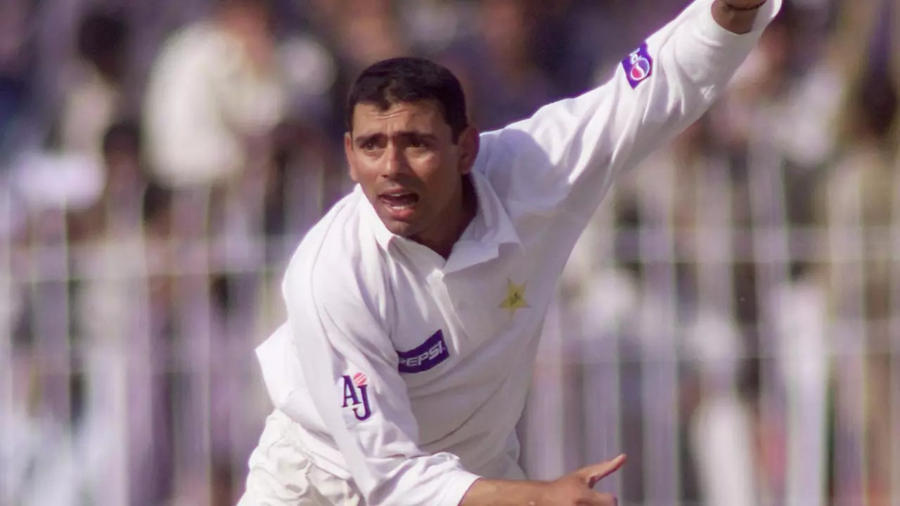 strongSaqlain Mushtaqstrong