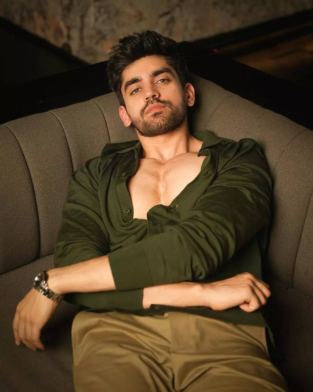 Avinash Mishra looks handsome in casual outfits