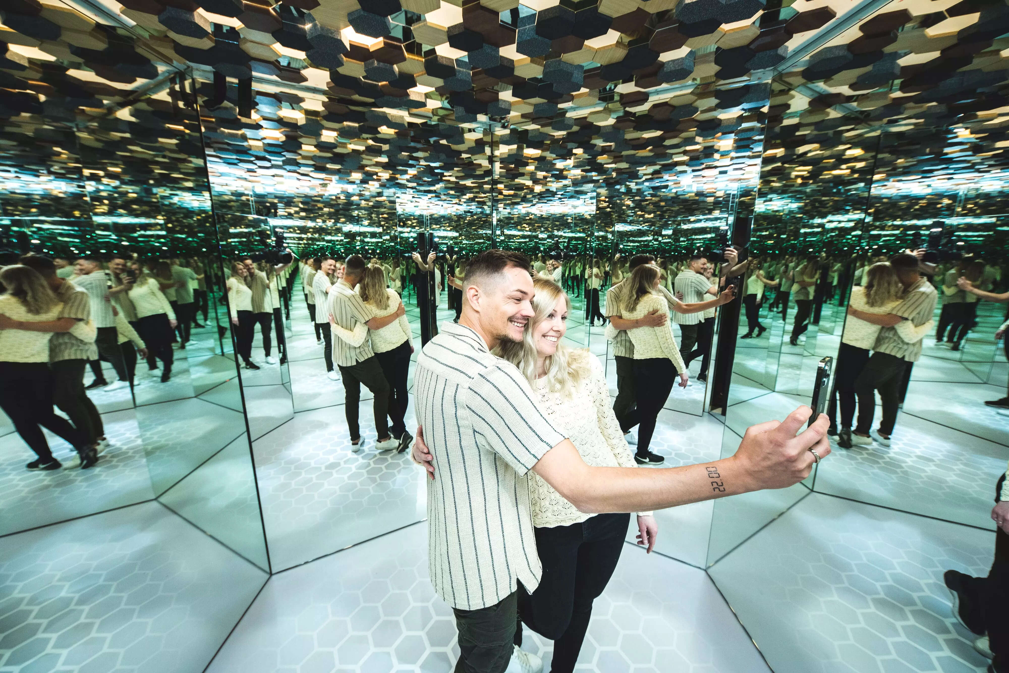 infinite room