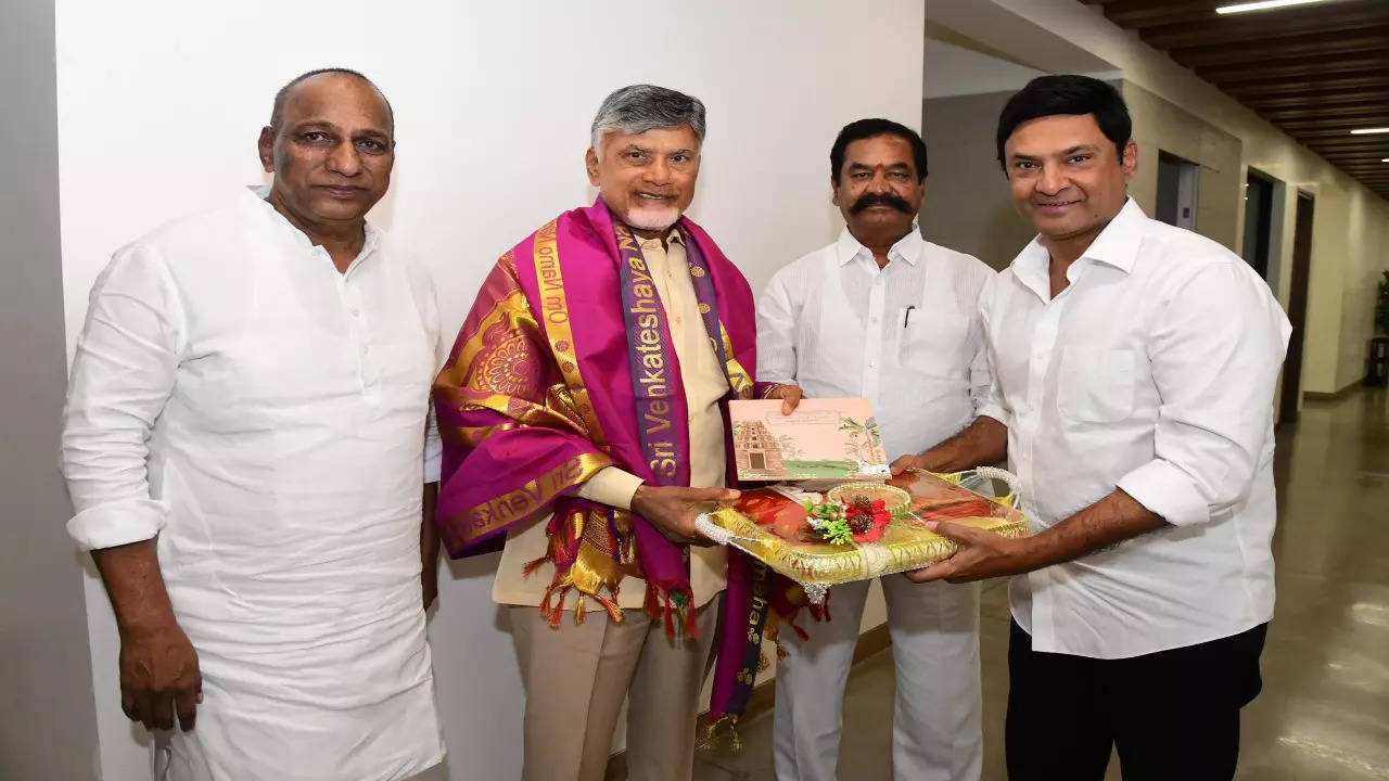 ఏపీ సీఎం చంద్రబాబుకు ఆహ్వానం